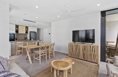 Burleigh Heads Apartment | Ocean Views – Sandbar Burleigh Heads