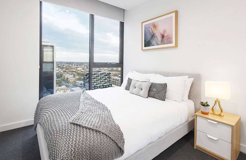St Kilda Apartment | Ocean Views ☆ Top Location ☆ Parking ☆ Restaurants