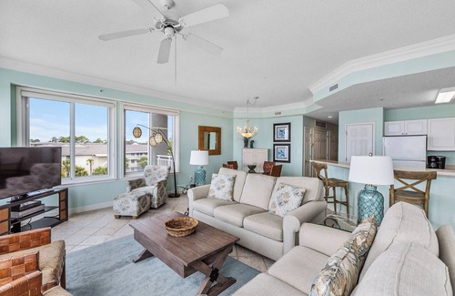 North Forest Beach Condo | OCEAN VIEWS! OCEANFRONT HILTON HEAD VILLA WITH POOL ACCESS, BALCONY HILTON HEAD
