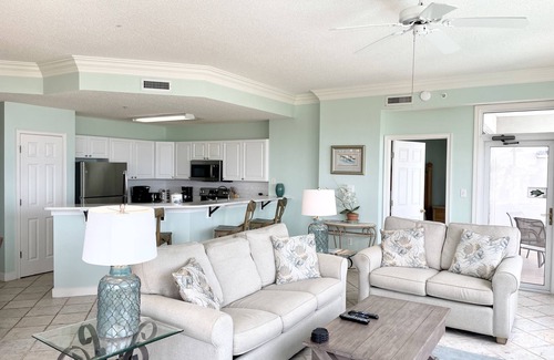North Forest Beach Condo | OCEAN VIEWS! OCEANFRONT HILTON HEAD VILLA WITH POOL ACCESS, BALCONY HILTON HEAD