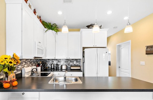 Holgate House | Ocean Views without Oceanfront Prices, just steps from the Beach with Lifeguards