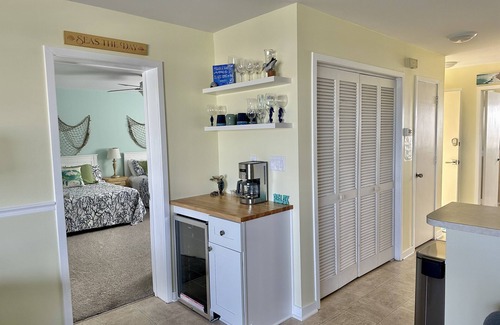 Emerald Isle Condo | Ocean Views & Well-Equipped condo, in the Heart of Emerald Isle