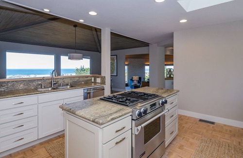 Los Osos House | Ocean Views! With easy access to the Beach, Close to Morro Bay, San Luis Obispo