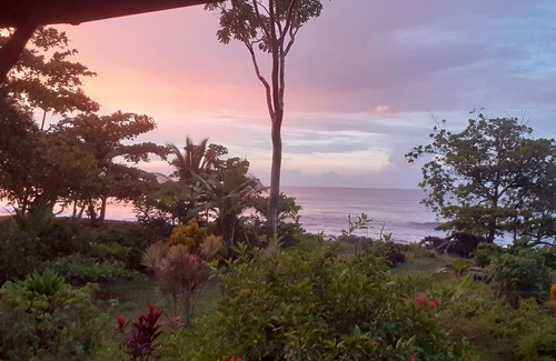 Cahuita House | Ocean Villa downtown Cahuita, Pool&Fiber Optic