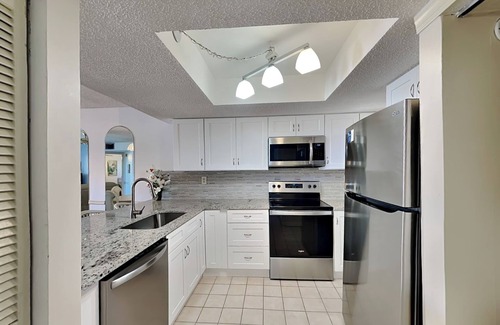 Butler Beach Condo | Ocean Village Club P32 | Pet-Friendly Oceanfront Condo with Balcony + Pool