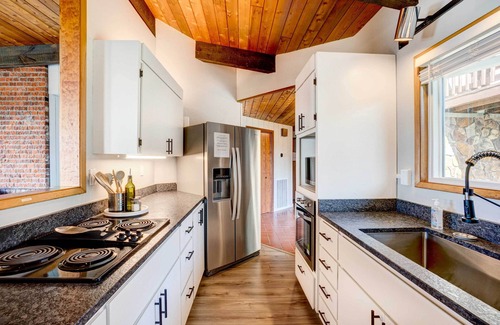Gold Beach House | 'Ocean Vista' Gold Beach Getaway!