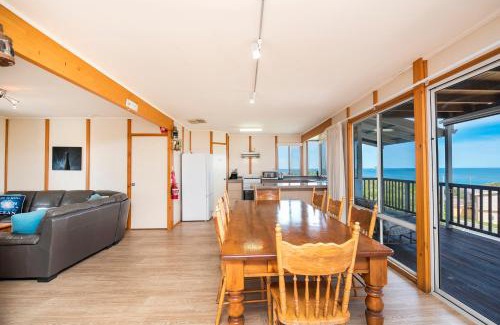 Guilderton House | Ocean Vista Large Modern Home With Ocean Views