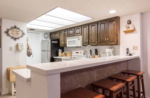 South Padre Island Condo | Ocean Vista 902 - Beachfront Condo with Spectacular Ocean Views from 9th Floor