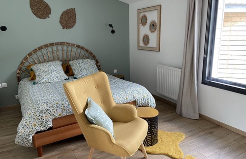 Breuillet Bed & Breakfast | Ocean with kitchen, cosy nest at lucat (close to beaches)