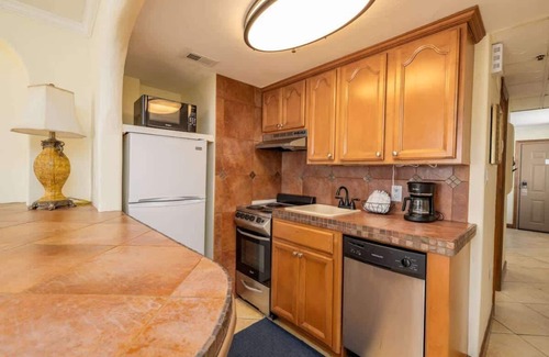 Myrtle Beach Condo | Oceanfrnt Penthouse, Walk to attractions & dining