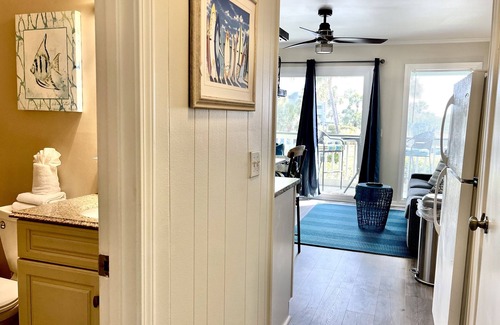 Isle of Palms Condo | Oceanfront 1 BR Condo with Pier and Pool
