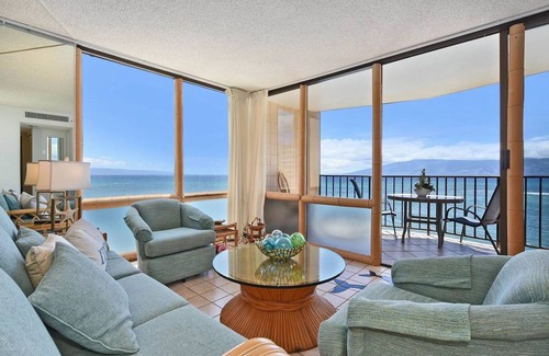 Kahana Condo | Oceanfront 180º views! Steps away from Kahana beach and many activities