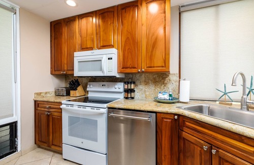 Napili Condo | Oceanfront 1BR/2BA Villa at Kapalua Bay | Gated Luxury, Renovated Condo