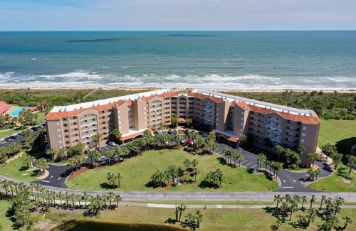 Palm Coast Condo | Oceanfront 2/2 Condo; Short walk to Pool & Beach! .