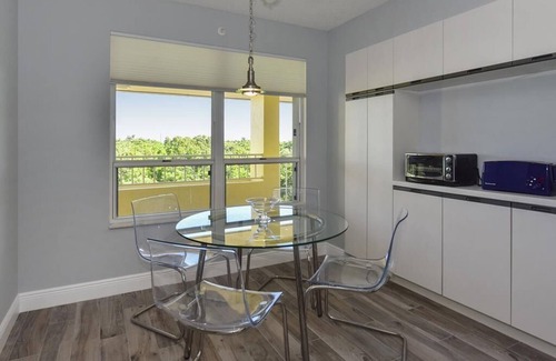 Islamorada House | Oceanfront 2 Bedroom Condo with Contemporary Flair