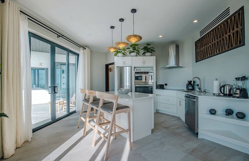 Fryes Beach House | Oceanfront 2 BedRoom with Kitchen Designed for Relaxation and Inspiration