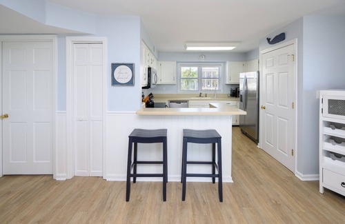 Surfside Beach Condo | Oceanfront 2 BR Condo with Shared Pool! Cape Coddages I 107
