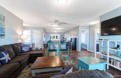 Folly Beach House | Oceanfront, 2 Large Decks & Open Floorplan - Living On The Edge