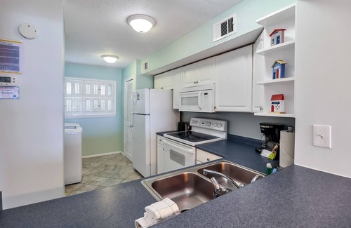 Palmetto Dunes House | Oceanfront 2-Story Townhome, Mid-Island Location, Walk to Shops & Attractions.