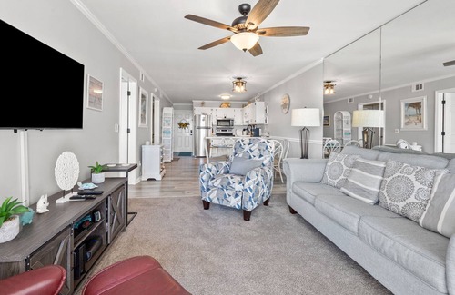 Cherry Grove Beach Condo | Oceanfront 2BR/2BA condo with balcony, pool, WiFi, & full kitchen. No pets/smoking