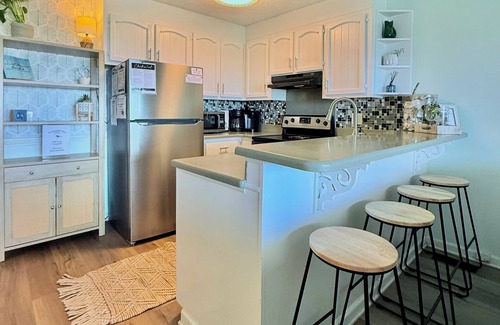 North Carolina Coast Condo | Oceanfront 2BR 2BA Condo- Private Beach Access and Pet-Friendly 🐶🌊☀️