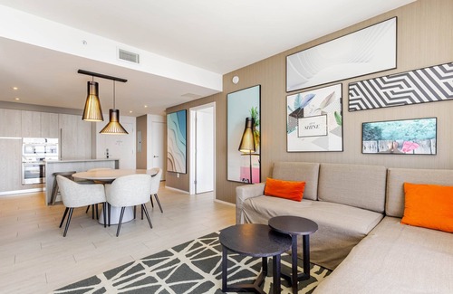 Hollywood South Central Beach Apartment | Oceanfront 2BR/2BA Hyde Beach + Chairs