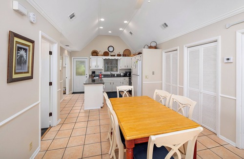 Saint Simons Island House | Oceanfront 2br/2ba Pup-friendly Beach Cottage!