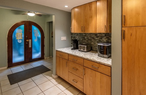 Nazareth Condo | Oceanfront 3 bed 3 bath condo-steps from Cowpet Beach! Best Winter Get Away!