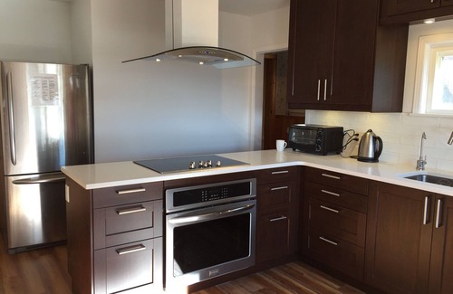 Hacketts Cove Cottage | Oceanfront 3 Bedroom Cottage 5 Minutes from Peggy's Cove.