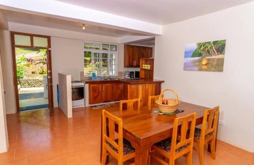 Calibishie Villa | Oceanfront 3-bedroom villa with spectacular view!