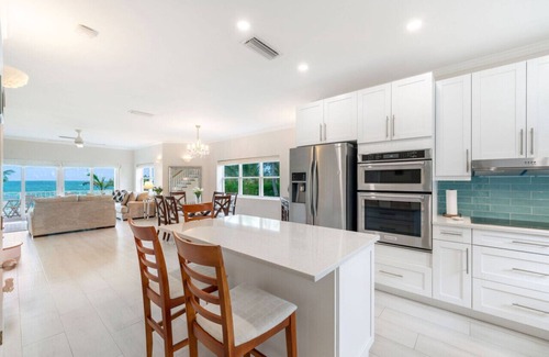 Northwest Point Apartment | Oceanfront | 3 King Bed | Diving | Macabuca | Pool