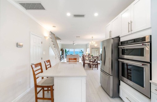 Northwest Point Apartment | Oceanfront | 3 King Bed | Diving | Macabuca | Pool