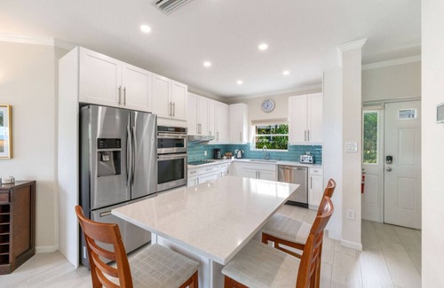Northwest Point Apartment | Oceanfront | 3 King Bed | Diving | Macabuca | Pool