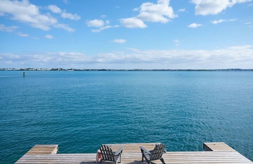 Sandys Apartment | Oceanfront 3Bed w/Private Patio & Garden - 6B
