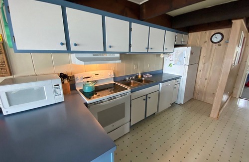 North Ocean City House | Oceanfront 3BR/2BA in North OC, Sleeps 8, full kitchen, 4 decks, on dune line