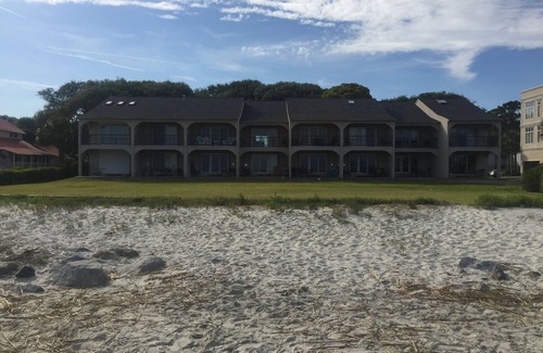 Saint Simons Island Condo | Oceanfront 3BR Townhouse Near K&P, Restaurants & Village, Wifi