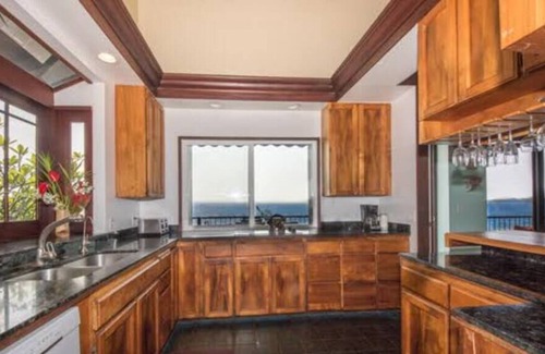 Honaunau-Napoopoo House | Oceanfront 4 BR for 12! Weddings/Receptions!
