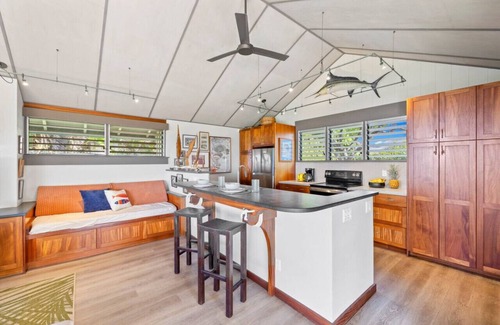 Maili House | Oceanfront 4BR Luxury | Pristine Yard + Views!
