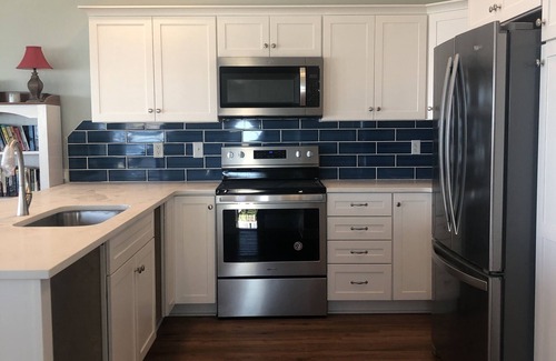Emerald Isle House | Oceanfront 6 Br, 4 Bath Townhome With Community Pool At End Of B Driveway