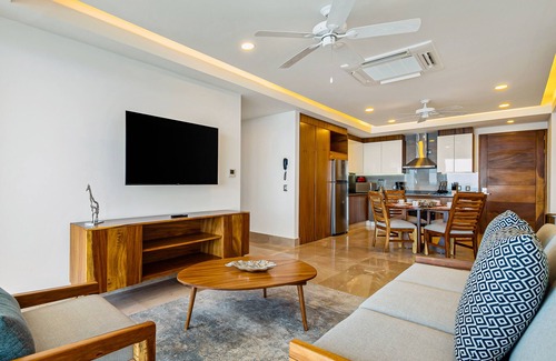 Mismaloya Condo | Oceanfront, 8th-floor condo with pool, pool spa & large balcony