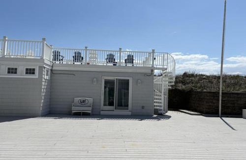 Ship Bottom House | Oceanfront Adorable Cottage! Perfect For A Couple Or Small Family Of 4!