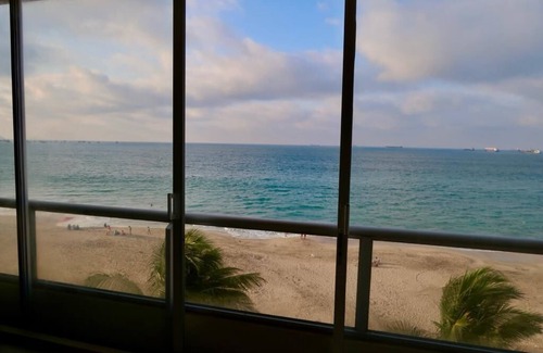 Salinas Apartment | Oceanfront apartment with beautiful view