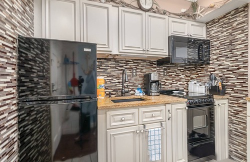 Aquarius Oceanfront Condo | Oceanfront Aquarius Studio #204