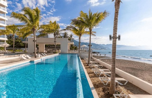 Puerto Vallarta Apartment | Oceanfront at Harbor 171 - 2 Bedrooms | Pool | Beach | Premium Amenities