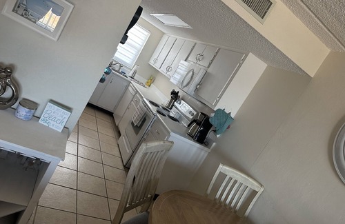 Ormond-by-the-Sea Condo | Oceanfront beach condo sleeps six with 4th floor with elevator.