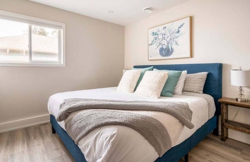 Sooke House | Oceanfront Beach Escape