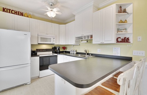 Yaupon Beach House | Oceanfront Beach House Amazing family location close to pier, new deck, updated.
