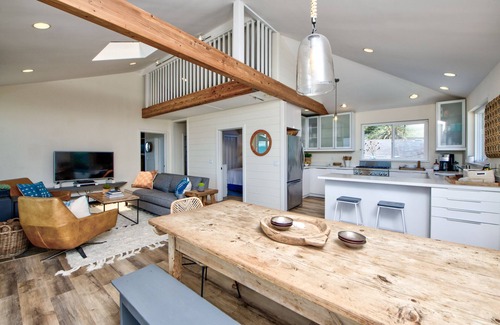 Stinson Beach House | Oceanfront Beauty with views from every room