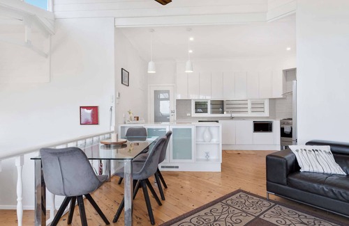 Lilli Pilli House | Oceanfront Beauty | Waterfront @ Lilli Pilli, Pet-Friendly | Wifi & Walk to Cafe