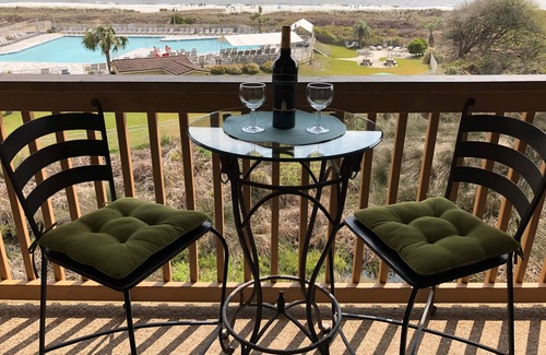 Palmetto Dunes Condo | OCEANFRONT CONDO! Looking for a spring or summer get-away, you found it!